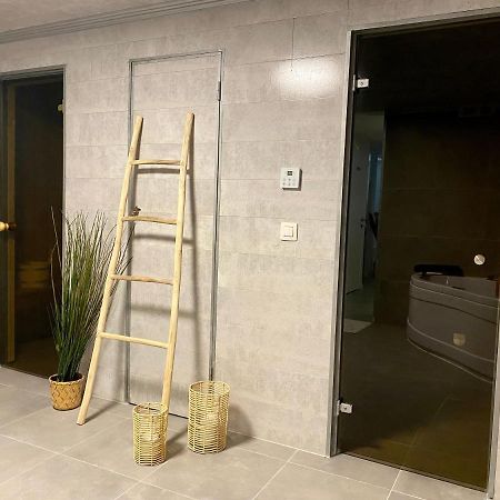 Superbe Logement Pres De Bruxelles Avec Spa Prive ภายนอก รูปภาพ